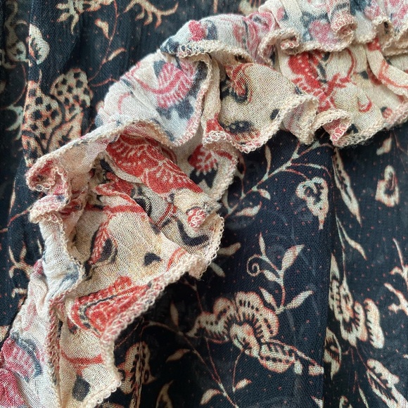 V-neck Ruffled Blouse, size 6, h&m - Picture 5 of 16